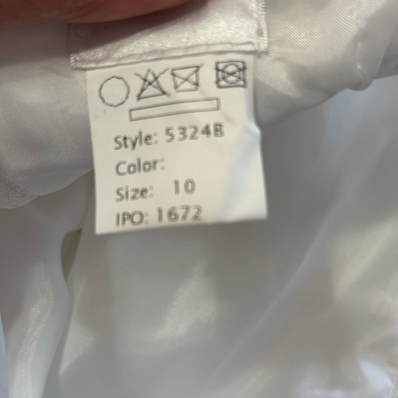 Elegant White Embroidered Dress - Picture 5 of 10